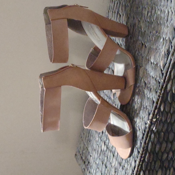 Sandals - Picture 2 of 3